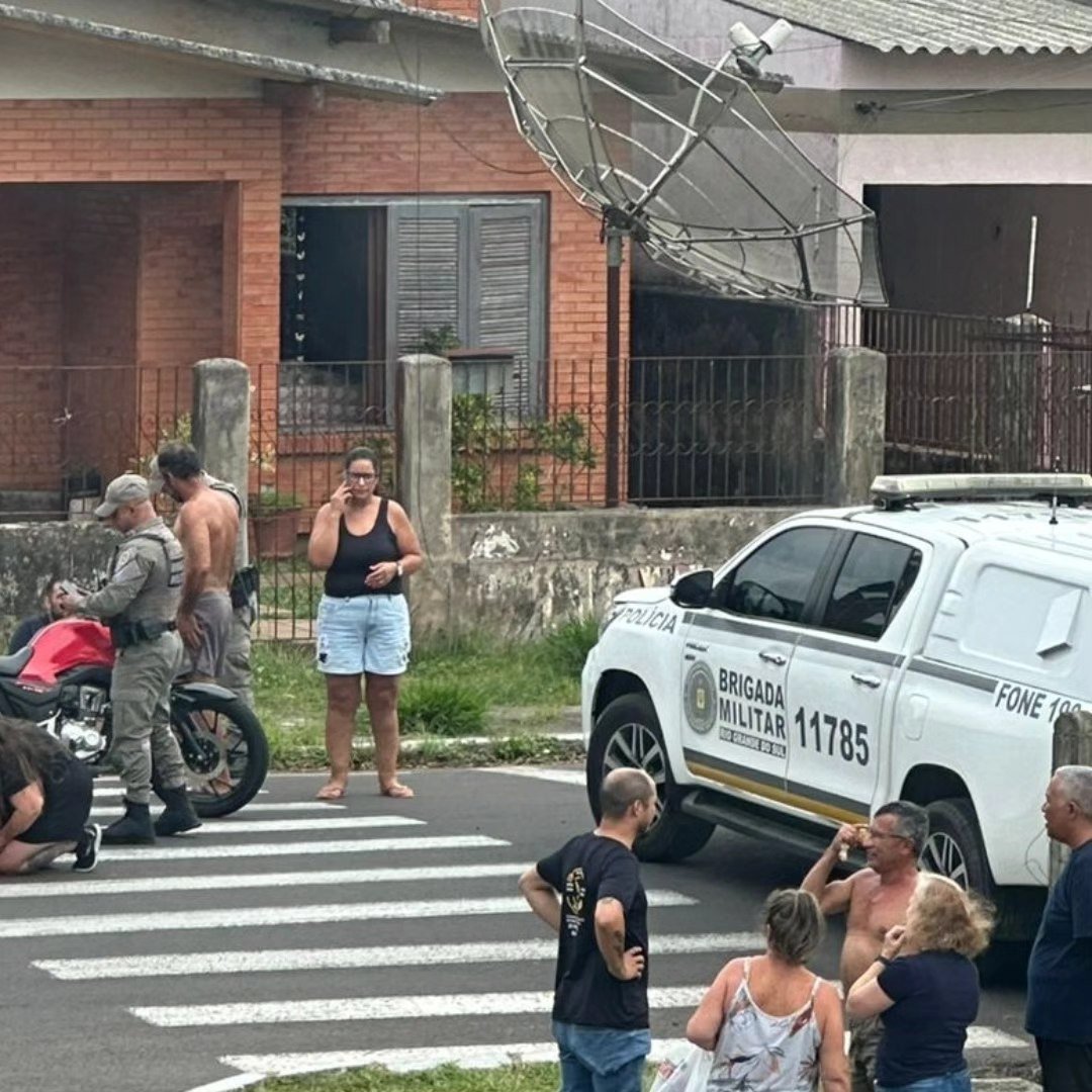 Acidente entre carro e motocicleta deixa dois feridos em Os&oacute;rio