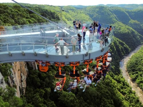 Páscoa no Skyglass Canela terá Caça aos Ovos e desenhos para a criançada
