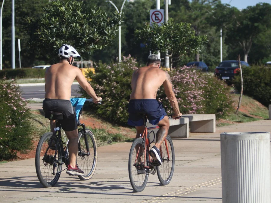 Sol e calor predominam em todo o RS neste S&aacute;bado
