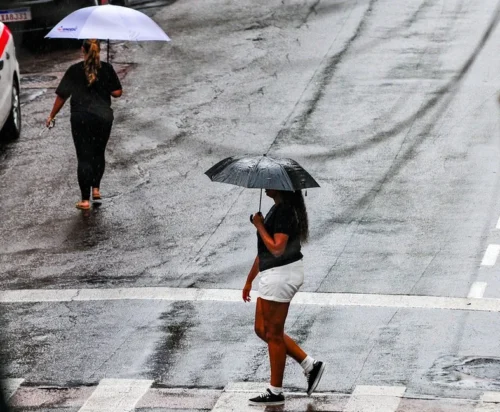 Segunda-feira terá sol entre nuvens, mas chuva se espalha pelo estado ao longo do dia