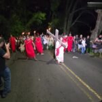 Milhares de fiéis se emocionam com a Tradicional Via Sacra no Morro da Borússia, em Osório