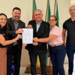 PREFEITURA DE OSÓRIO ASSINA A ORDEM DE SERVIÇO PARA REFORMA DO GINÁSIO DE ESPORTES DO PALMITAL