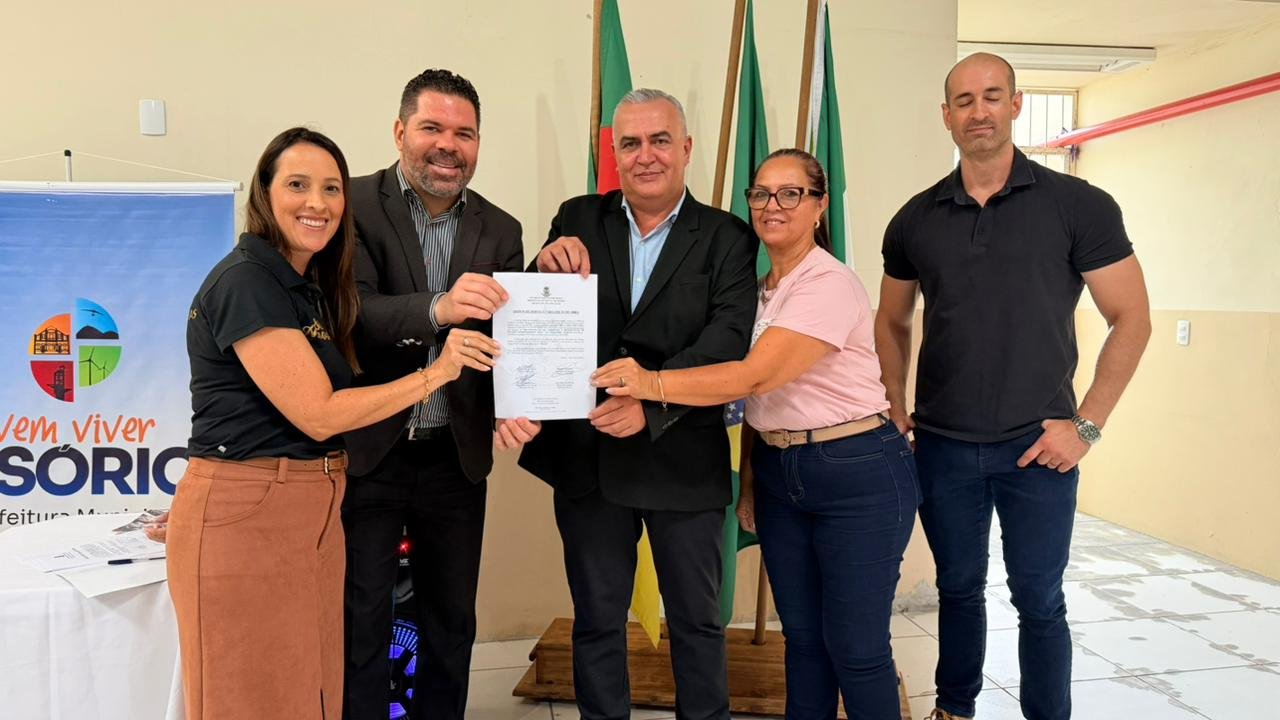 PREFEITURA DE OS&Oacute;RIO ASSINA A ORDEM DE SERVI&Ccedil;O PARA REFORMA DO GIN&Aacute;SIO DE ESPORTES DO PALMITAL