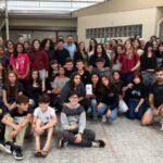 TROFÉU DE 2º LUGAR NO ESTADO DO PROGRAMA GERAÇÃO CONSCIENTE É ENTREGUE NA ESCOLA MUNICIPAL TUIUTI, DE ARROIO DAS PEDRAS, EM OSÓRIO