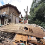 Casa de dois andares desaba, e famílias ficam desalojadas em Gramado; não há feridos