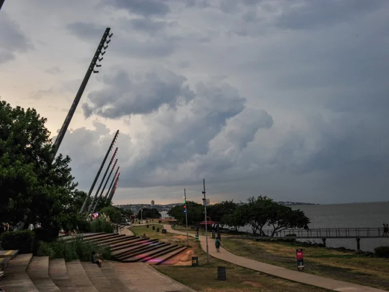 RS terá Quarta-feira com sol entre nuvens e alerta de chuva no Oeste 12 final de tarde orla 1