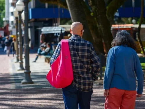Massa de ar seco afasta nuvens e mantém tempo ameno no RS nesta Quinta-feira
