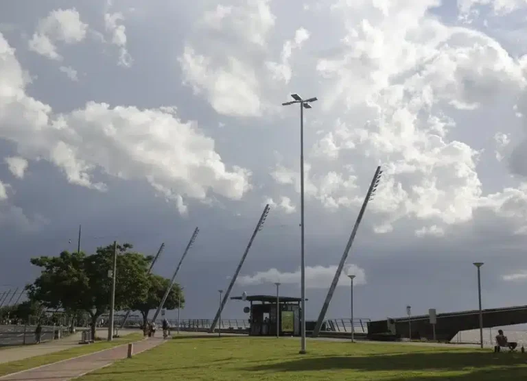 RS ter&aacute; sol entre nuvens nesta Quarta-feira, com chuva isolada em alguns pontos