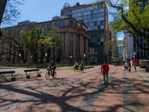 RS enfrenta mais um dia de calor acima da média nesta Quinta-feira