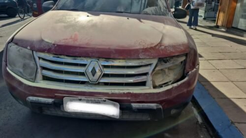Princípio de incêndio em veículo mobiliza bombeiros no Centro de Osório