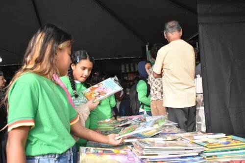 17ª FEIRA DO LIVRO DE IMBÉ INICIOU RECHEADA DE PROGRAMAÇÕES