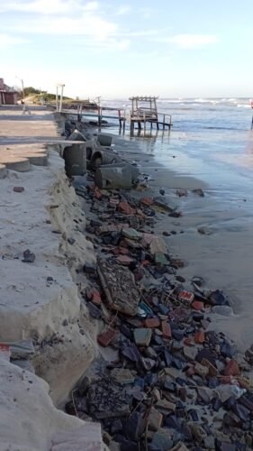 FORTE RESSACA DO MAR PROVOCA ESTRAGOS NA ORLA DE ATLÂNTIDA SUL EM OSÓRIO 12 703075913 1428699852631911 2077473556669645694 n