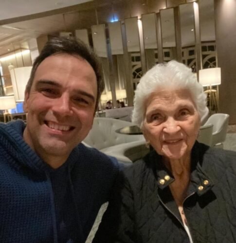 Morre Mãe de Tadeu Schmidt, Um Mês Após Perda do Irmão do Apresentador