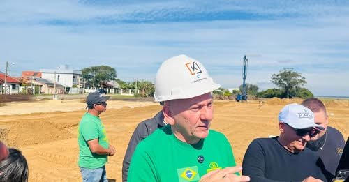 Empresário Luciano Hang visita obras da nova Loja Havan em Tramandaí