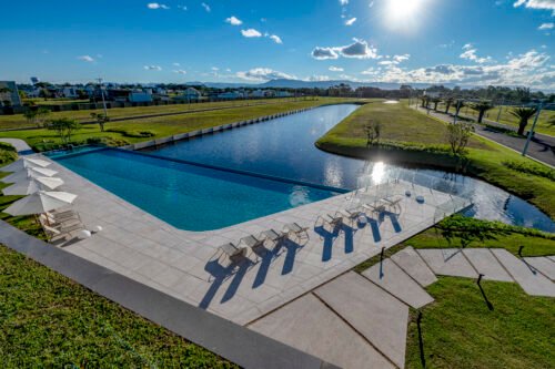 Famílias da Serra transformam o Litoral Norte em Novo Eixo de Moradia e Investimento