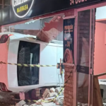 Motorista embriagado perde controle de carro e invade churrascaria na Serra Gaúcha
