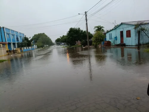 Quatro Municípios Gaúchos reportam danos após chuva desta Sexta-feira