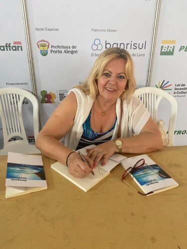ESCRITORA E ARTISTA PLÁSTICA, SILVÂNIA ANDERSON É UMA DAS HOMENAGEADAS DA 40ª FEIRA DO LIVRO DE OSÓRIO QUE INICIA NA PRÓXIMA SEGUNDA-FEIRA 2 713844193 1732178641295031 8548159290208182364 n