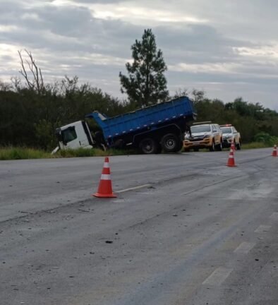 Colisão entre caminhão e carro provoca morte de motorista na RSC-101, em Osório 5 720950346 26867230179615355 2972578798568601474 n