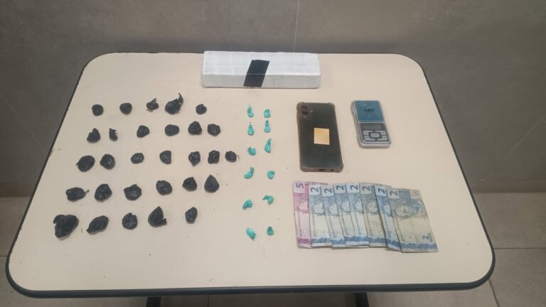 Durante a operação, foram realizadas barreiras policiais em pontos estratégicos do município, além de ações no eixo comercial, região de grande circulação de veículos e pessoas.