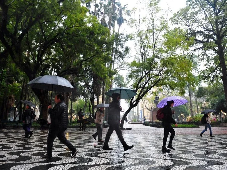 Primeira chuva volumosa do El Niño chega ao RS neste Sábado 1 Sol ainda aparece pela manhã no território gaúcho antes da instabilidade que avança ao longo da noite