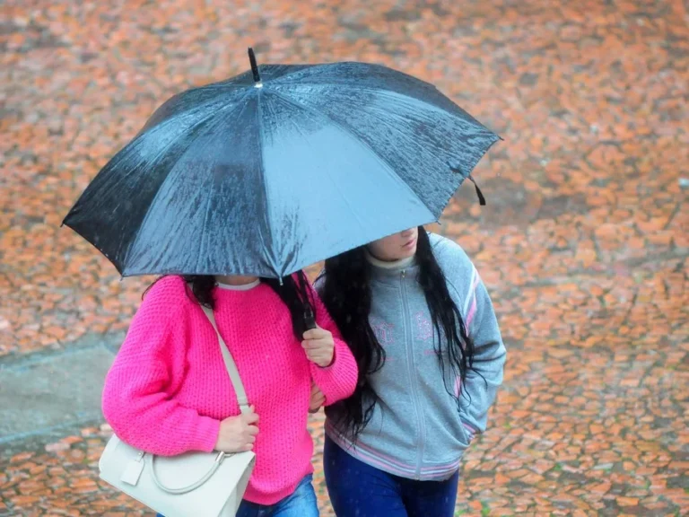 Há risco de chuva moderada a forte em diferentes localidades, sobretudo da Metade Norte.