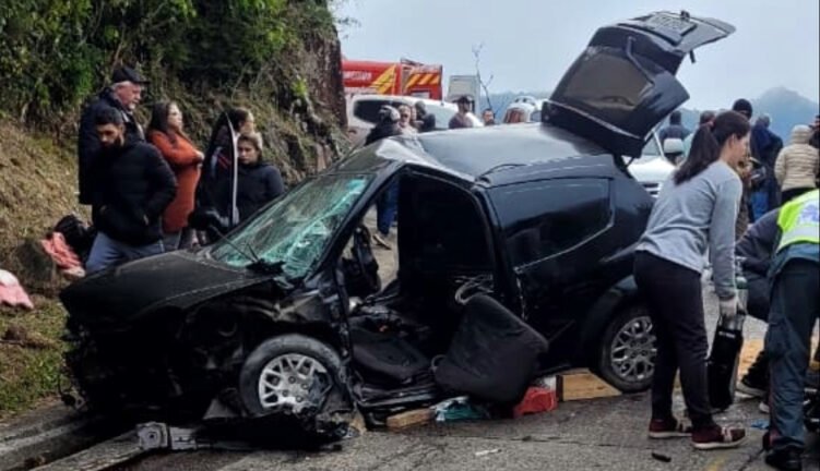 Grave acidente na Serra do Rio do Rastro deixa vítimas presas às ferragens e mobiliza complexa operação de resgate 2 WhatsApp Image 2026 06 14 at 12.15.43 2
