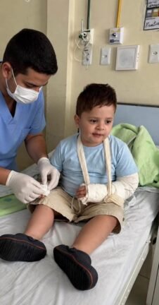 CRIANÇA LUTA CONTRA DOENÇA AGRESSIVA E PAI PEDE AJUDA 10 cb083c36 813e 458d b172 74c80bbcfe8d