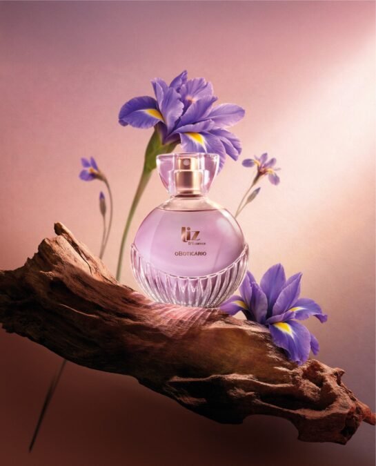 O Boticário redefine o amadeirado feminino no lançamento de Liz D'Essence
