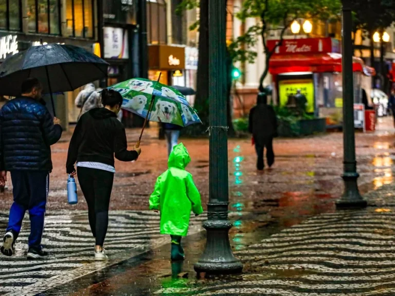 Temperaturas devem baixar, com sensação de frio em vários pontos.