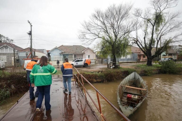Prefeitura já prepara abrigos para moradores de áreas que devem ser atingidas.