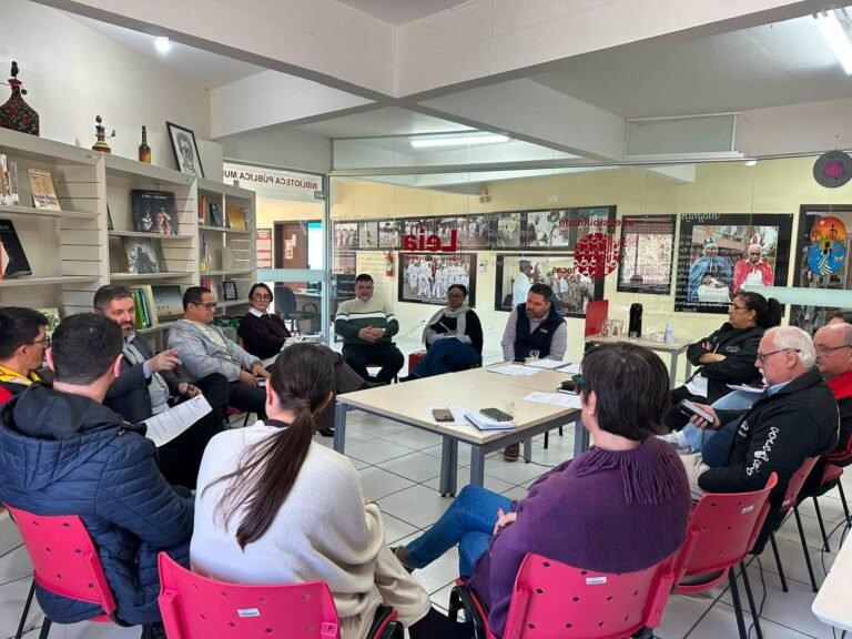 A prefeitura de Osório realizou nesta quarta-feira (15/07), uma reunião para a organização da Semana da Pátria no município.
