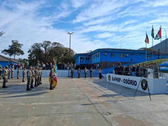 EXECUTIVO MUNICIPAL DE OSÓRIO PRESTIGIA O ANIVERSÁRIO DA ESCOLA DE SOLDADOS DA BRIGADA MILITAR E A SUA PASSAGEM DE COMANDO 16 749301013 1059239689953156 8257745086629212232 n
