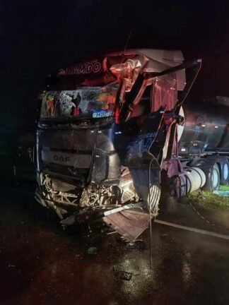 Grave colisão entre ônibus e carreta na serra do Goio-Ên deixa dois motoristas feridos e mobiliza resgate no RS 3 751842346 2165694557688369 4865152679008944678 n