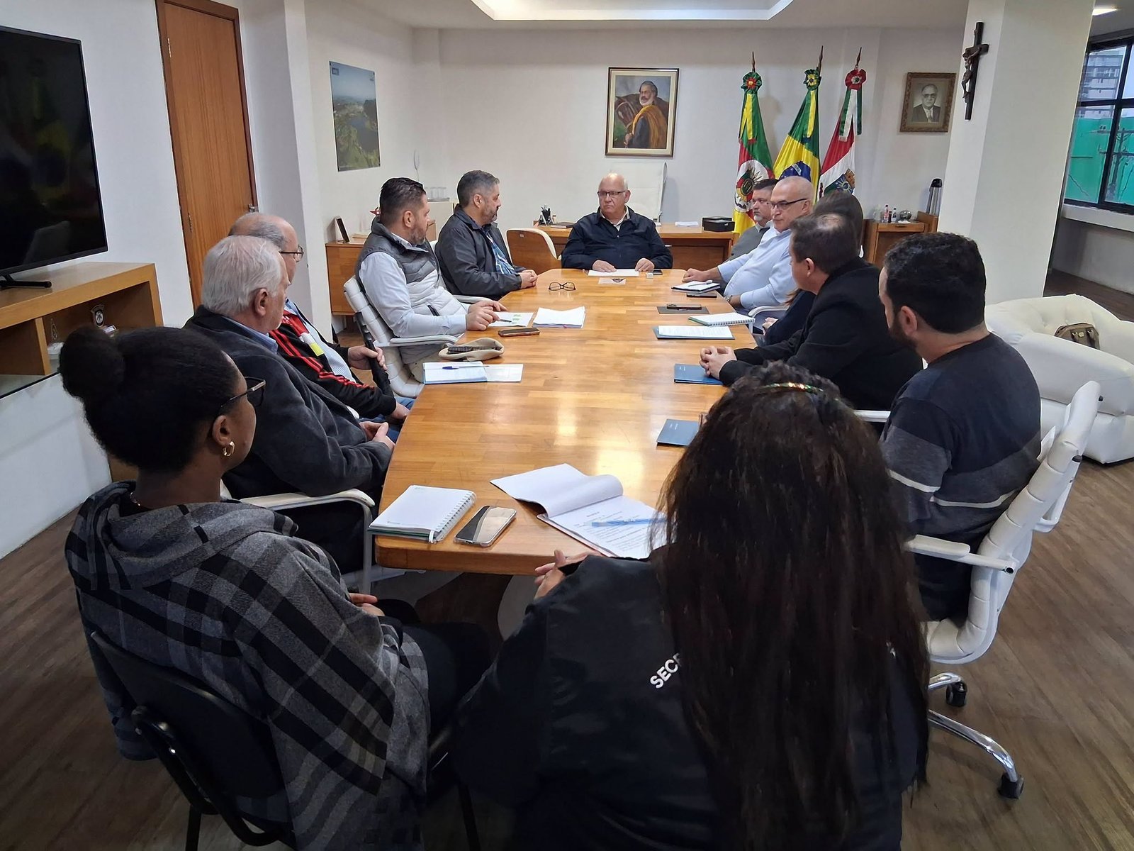 Uma reunião ocorrida no gabinete do prefeito de Osório, Romildo Bolzan Júnior, na manhã desta terça-feira (21/07), definiu a data do tradicional Desfile Cívico da Semana da Pátria, em Osório.