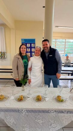 ESCOLA MUNICIPAL OSVALDO AMARAL VENCE O 1º CONCURSO DE CULINÁRIA DA MERENDA ESCOLAR DE OSÓRIO 15 753306648 1818616945970112 8874448992596502796 n