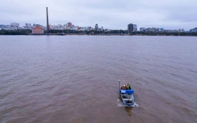 Nível do Guaíba pode atingir cota de alerta neste fim de semana em Porto Alegre 4 753741986 1002280439304336 2204212846867716357 n