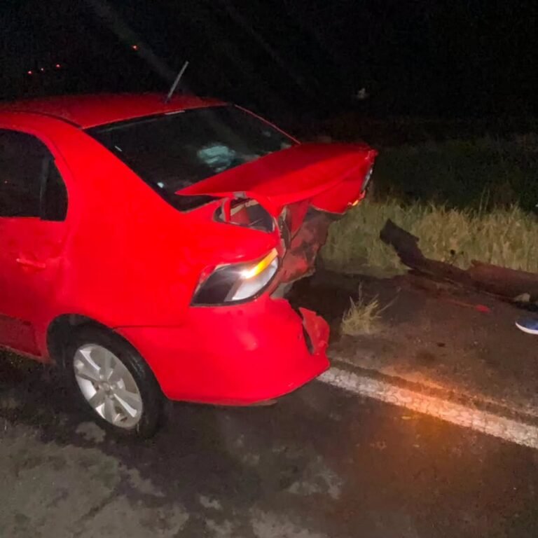 Um acidente de trânsito registrado por volta das 19h desta quinta-feira (23) deixou duas pessoas feridas na RS-030, no acesso ao bairro Bosques do Albatroz, em Osório.
