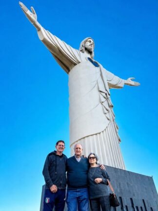 Felipão se encanta com o Caramelo do Cristo durante visita em Encantado 3 755693805 1664518851313742 2928133124386592119 n