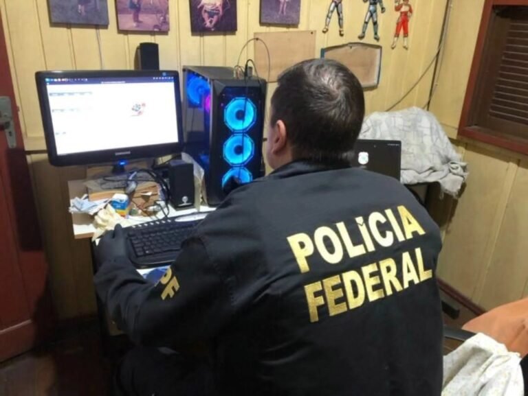 A Polícia Federal deflagrou, na manhã desta quinta-feira (30), a sétima fase da Operação Purus Servatus.