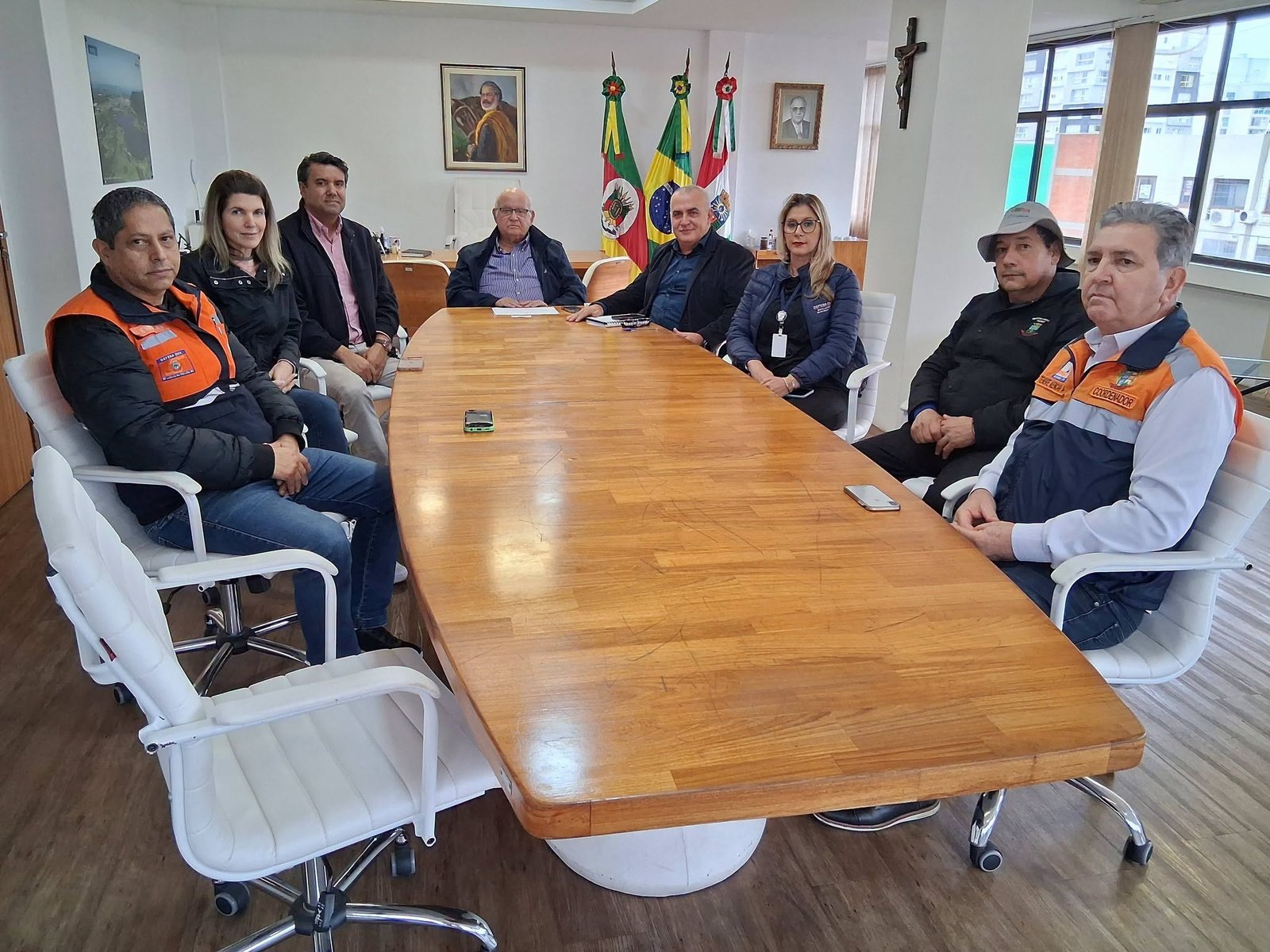 EMPRESA FAZ A DOAÇÃO DE 100 TELHAS PARA O MUNICÍPIO DE OSÓRIO APÓS ESTRAGOS CAUSADOS POR TEMPORAL 1 o representantes da empresa Rac Ambiental, Rodrigo Vieira, do município de Santo Antônio da Patrulha, que realizou a doação de 100 telhas ao município de Osório.