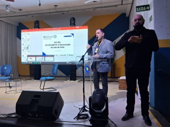 SEGUNDO DIA DO 22° FÓRUM DE EDUCAÇÃO DE OSÓRIO É MARCADO POR ATRAÇÃO INTERNACIONAL 9 760891651 4423693161222705 7188967892215671469 n