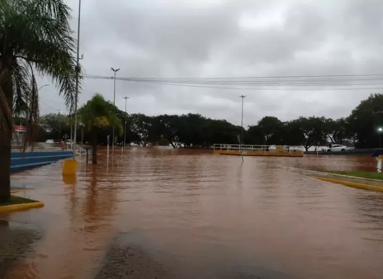 Nível das águas ultrapassou a marca técnica de 9 metros e mantém tendência de elevação contínua.