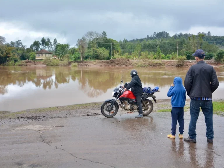 Rios devem voltar a gerar transtornos após breve alívio Foto : Alina Souza
