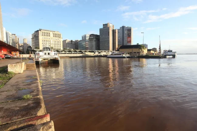 Guaíba passa da cota de atenção em Porto Alegre e pode chegar a 2,70 metros no Sábado 3 aaIMG 7027