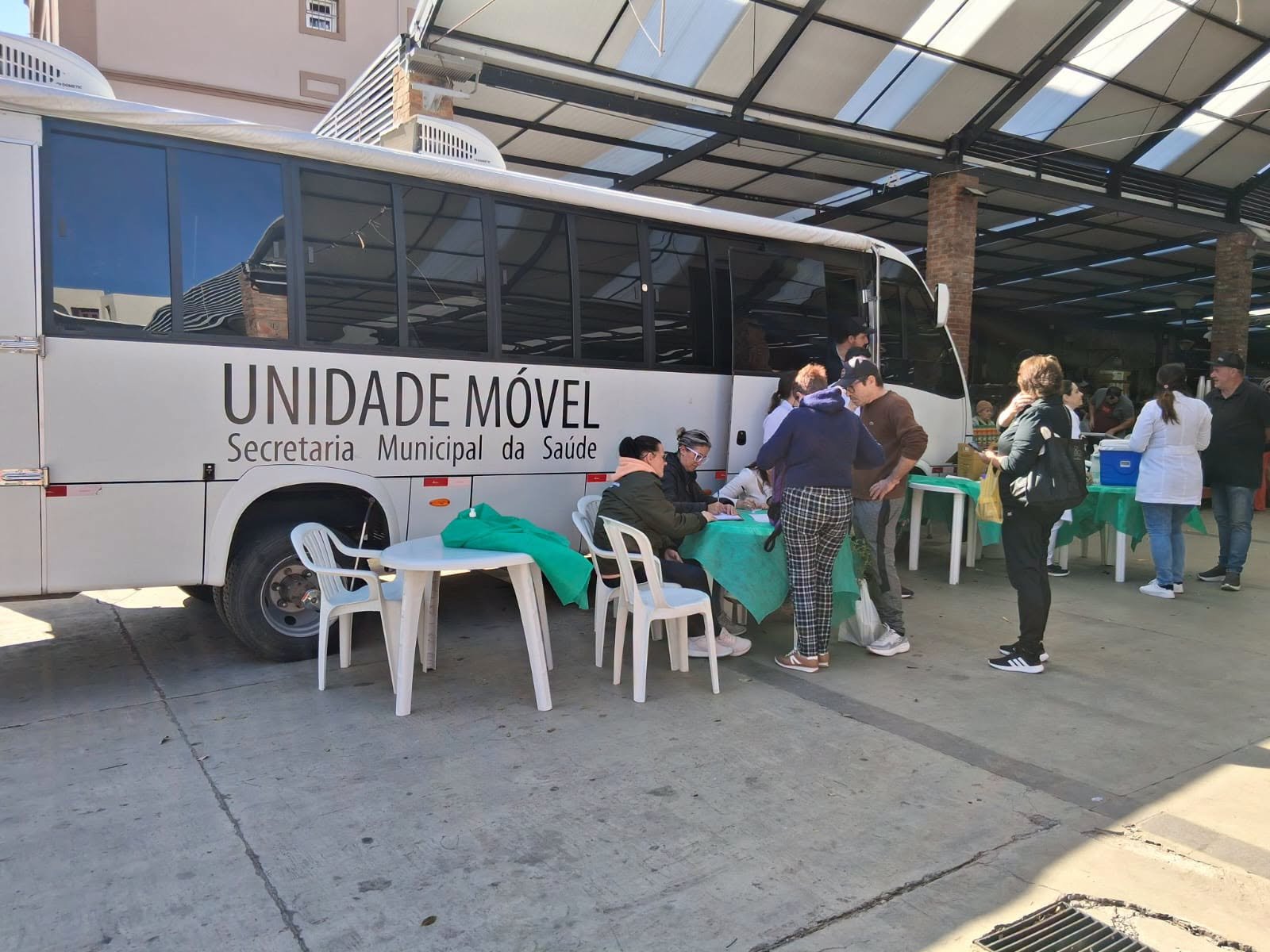 A secretaria municipal de Saúde em Osório realizou no último sábado (1º/08), a vacinação contra a gripe e Covid durante a manhã, no Largo dos Estudantes Sônia Chemale, centro da cidade.