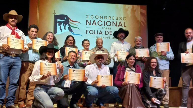 O município de Osório esteve representado, pela professora e pesquisadora, Cristina Maria de Oliveira, no último sábado (1º/08), no 2º Congresso Nacional sobre Folia de Reis.