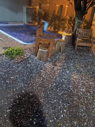 Forte chuva de granizo assusta moradores e causa danos em localidades de Osório 5 774088158 1022858233921963 2156167311731014698 n