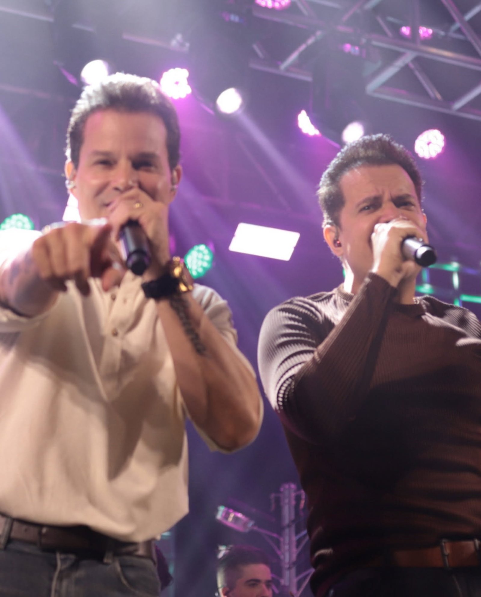 A 39ª FENACAN chegou ao Fim em Grande Estilo 1 Em uma noite que ficará marcada na história da nossa maior festa, a dupla subiu ao Palco FENACAN para coroar dez dias de muita música, cultura, gastronomia, negócios, encontros e celebração.