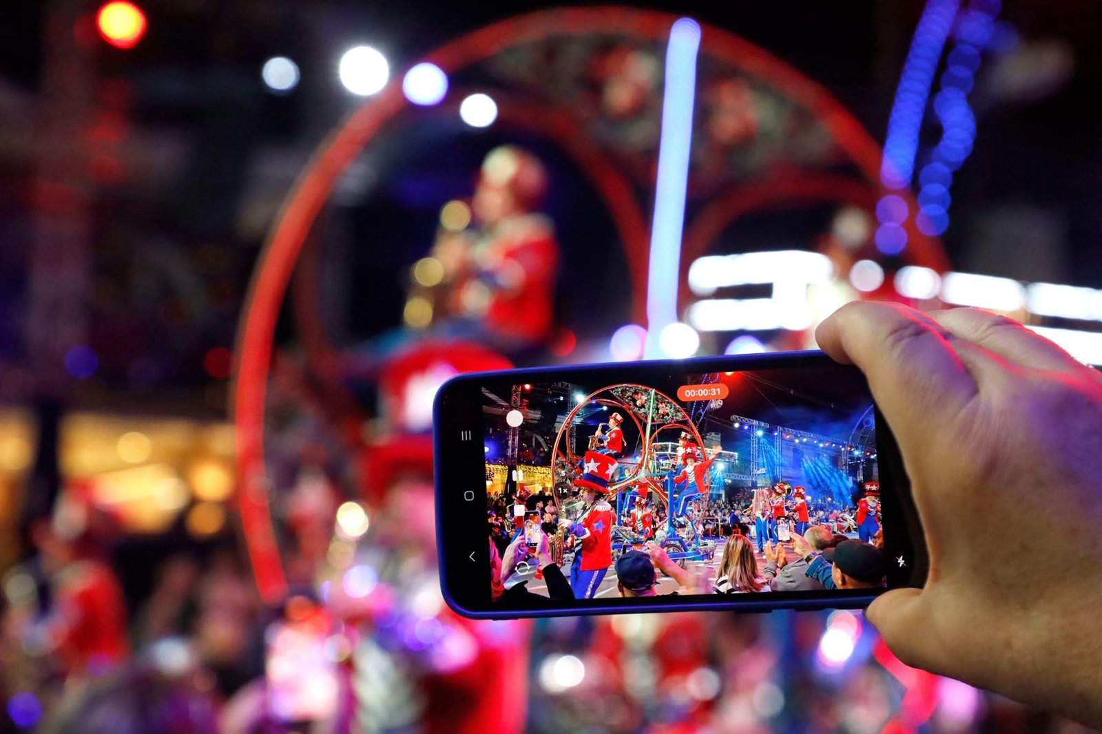 Gramadotur abre edital para criadores de conteúdo interessados em comercializar ingressos para 41° Natal Luz e 13° Gramado in Concert 1 A Gramadotur, autarquia municipal de turismo, abriu edital de chamamento público para influenciadores digitais e produtores de conteúdo interessados em divulgar o 41º Natal Luz de Gramado e o 13º Gramado in Concert e auxiliar na comercialização de ingressos oficiais dos eventos.
